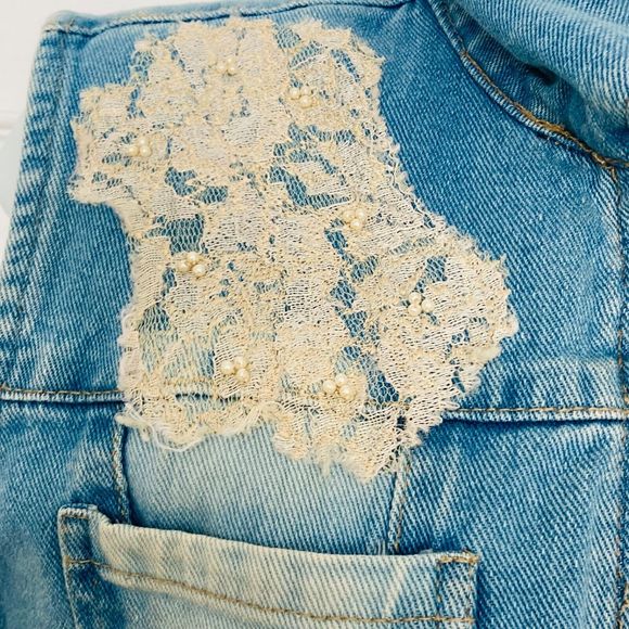Les Rivales Lace Distressed Light Wash Denim Zip Up Jean Vest Size 40/US Size M - Picture 8 of 12